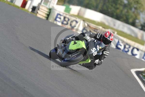 Mallory park Leicestershire;Mallory park photographs;Motorcycle action photographs;Trackday digital images;event digital images;eventdigitalimages;mallory park;no limits trackday;peter wileman photography;trackday;trackday photos