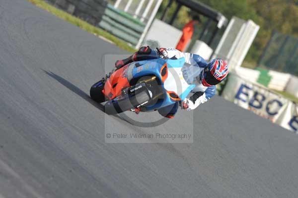 Mallory park Leicestershire;Mallory park photographs;Motorcycle action photographs;Trackday digital images;event digital images;eventdigitalimages;mallory park;no limits trackday;peter wileman photography;trackday;trackday photos