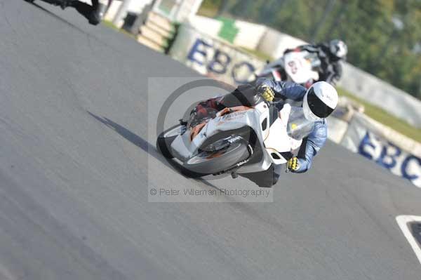 Mallory park Leicestershire;Mallory park photographs;Motorcycle action photographs;Trackday digital images;event digital images;eventdigitalimages;mallory park;no limits trackday;peter wileman photography;trackday;trackday photos