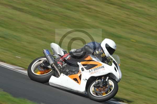 Mallory park Leicestershire;Mallory park photographs;Motorcycle action photographs;Trackday digital images;event digital images;eventdigitalimages;mallory park;no limits trackday;peter wileman photography;trackday;trackday photos