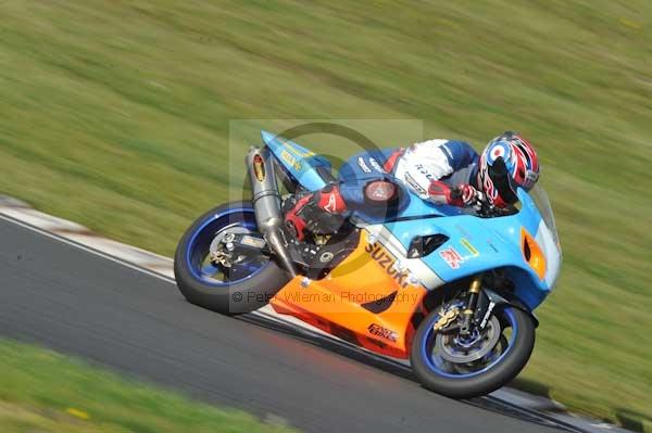 Mallory park Leicestershire;Mallory park photographs;Motorcycle action photographs;Trackday digital images;event digital images;eventdigitalimages;mallory park;no limits trackday;peter wileman photography;trackday;trackday photos