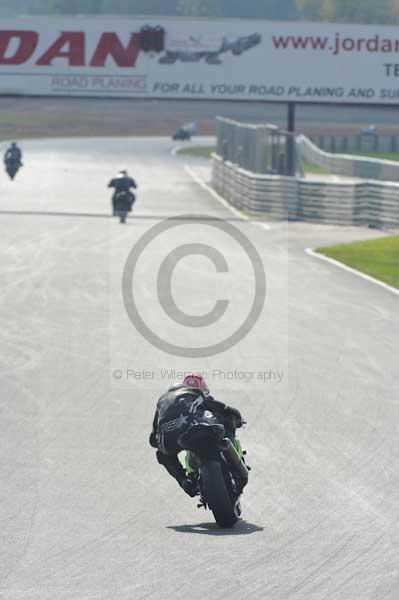 Mallory park Leicestershire;Mallory park photographs;Motorcycle action photographs;Trackday digital images;event digital images;eventdigitalimages;mallory park;no limits trackday;peter wileman photography;trackday;trackday photos