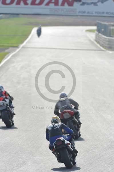 Mallory park Leicestershire;Mallory park photographs;Motorcycle action photographs;Trackday digital images;event digital images;eventdigitalimages;mallory park;no limits trackday;peter wileman photography;trackday;trackday photos