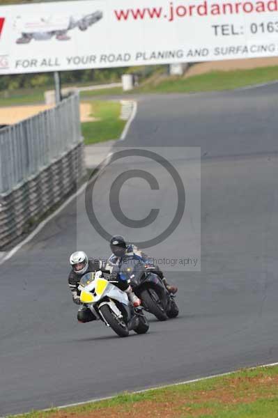 Mallory park Leicestershire;Mallory park photographs;Motorcycle action photographs;Trackday digital images;event digital images;eventdigitalimages;mallory park;no limits trackday;peter wileman photography;trackday;trackday photos
