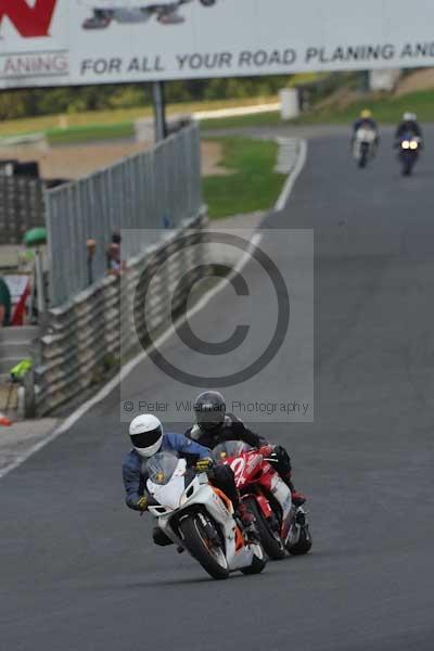 Mallory park Leicestershire;Mallory park photographs;Motorcycle action photographs;Trackday digital images;event digital images;eventdigitalimages;mallory park;no limits trackday;peter wileman photography;trackday;trackday photos