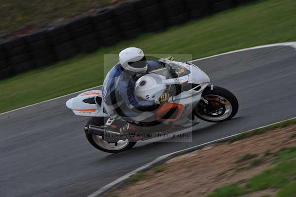 Mallory park Leicestershire;Mallory park photographs;Motorcycle action photographs;Trackday digital images;event digital images;eventdigitalimages;mallory park;no limits trackday;peter wileman photography;trackday;trackday photos