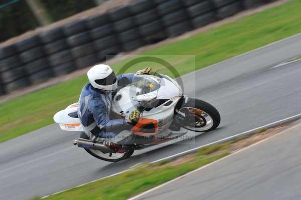 Mallory park Leicestershire;Mallory park photographs;Motorcycle action photographs;Trackday digital images;event digital images;eventdigitalimages;mallory park;no limits trackday;peter wileman photography;trackday;trackday photos