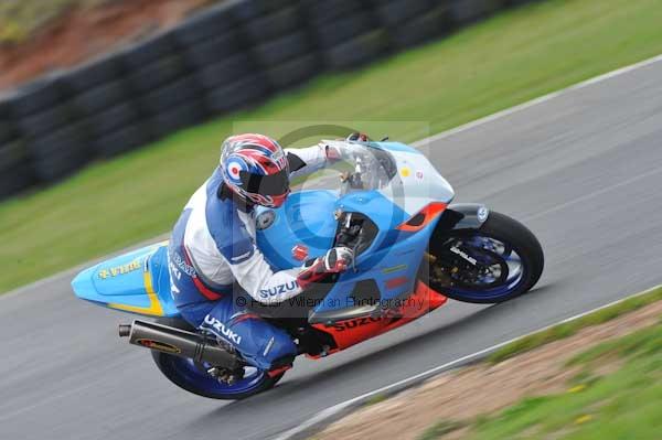 Mallory park Leicestershire;Mallory park photographs;Motorcycle action photographs;Trackday digital images;event digital images;eventdigitalimages;mallory park;no limits trackday;peter wileman photography;trackday;trackday photos