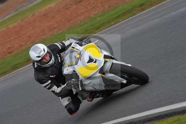 Mallory park Leicestershire;Mallory park photographs;Motorcycle action photographs;Trackday digital images;event digital images;eventdigitalimages;mallory park;no limits trackday;peter wileman photography;trackday;trackday photos