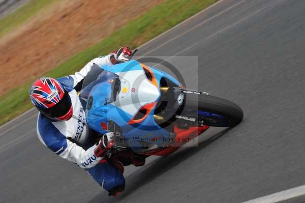 Mallory park Leicestershire;Mallory park photographs;Motorcycle action photographs;Trackday digital images;event digital images;eventdigitalimages;mallory park;no limits trackday;peter wileman photography;trackday;trackday photos