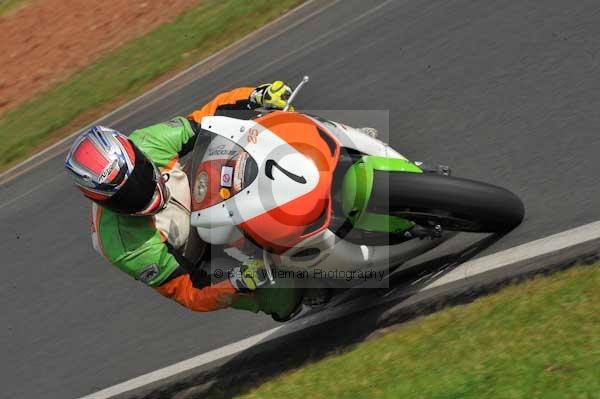 Mallory park Leicestershire;Mallory park photographs;Motorcycle action photographs;Trackday digital images;event digital images;eventdigitalimages;mallory park;no limits trackday;peter wileman photography;trackday;trackday photos