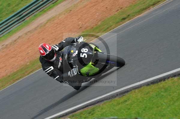 Mallory park Leicestershire;Mallory park photographs;Motorcycle action photographs;Trackday digital images;event digital images;eventdigitalimages;mallory park;no limits trackday;peter wileman photography;trackday;trackday photos