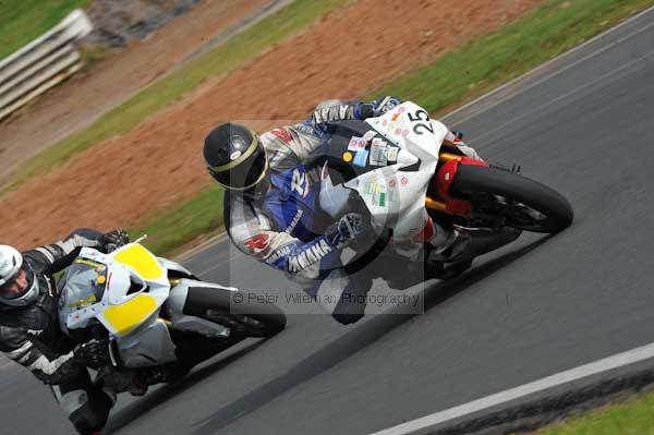 Mallory park Leicestershire;Mallory park photographs;Motorcycle action photographs;Trackday digital images;event digital images;eventdigitalimages;mallory park;no limits trackday;peter wileman photography;trackday;trackday photos