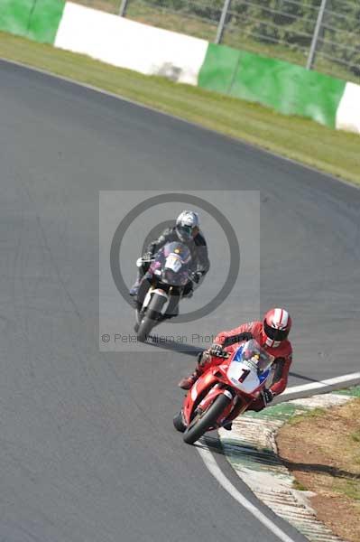 Mallory park Leicestershire;Mallory park photographs;Motorcycle action photographs;Trackday digital images;event digital images;eventdigitalimages;mallory park;no limits trackday;peter wileman photography;trackday;trackday photos