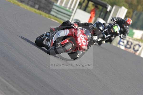 Mallory park Leicestershire;Mallory park photographs;Motorcycle action photographs;Trackday digital images;event digital images;eventdigitalimages;mallory park;no limits trackday;peter wileman photography;trackday;trackday photos