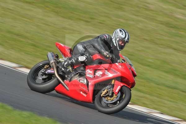 Mallory park Leicestershire;Mallory park photographs;Motorcycle action photographs;Trackday digital images;event digital images;eventdigitalimages;mallory park;no limits trackday;peter wileman photography;trackday;trackday photos