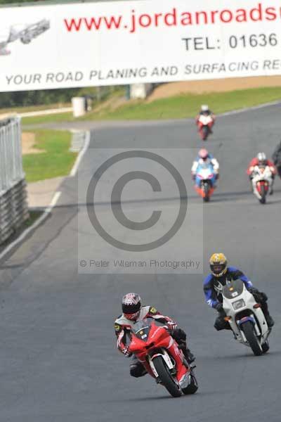 Mallory park Leicestershire;Mallory park photographs;Motorcycle action photographs;Trackday digital images;event digital images;eventdigitalimages;mallory park;no limits trackday;peter wileman photography;trackday;trackday photos