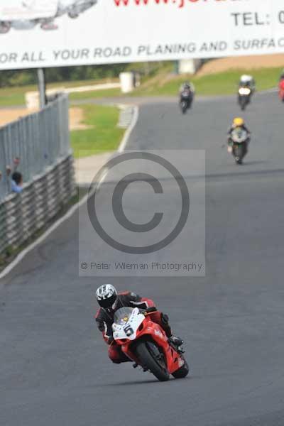 Mallory park Leicestershire;Mallory park photographs;Motorcycle action photographs;Trackday digital images;event digital images;eventdigitalimages;mallory park;no limits trackday;peter wileman photography;trackday;trackday photos