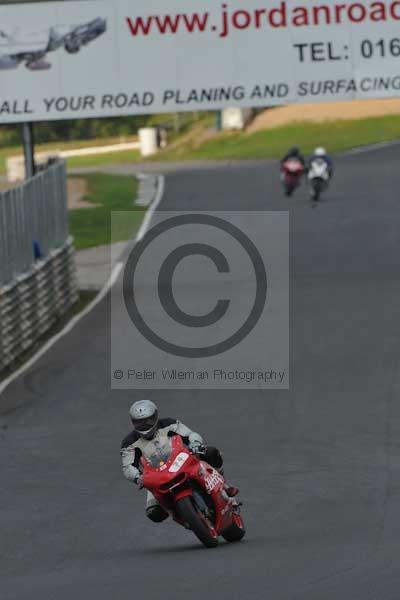 Mallory park Leicestershire;Mallory park photographs;Motorcycle action photographs;Trackday digital images;event digital images;eventdigitalimages;mallory park;no limits trackday;peter wileman photography;trackday;trackday photos