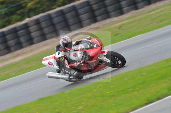 Mallory park Leicestershire;Mallory park photographs;Motorcycle action photographs;Trackday digital images;event digital images;eventdigitalimages;mallory park;no limits trackday;peter wileman photography;trackday;trackday photos