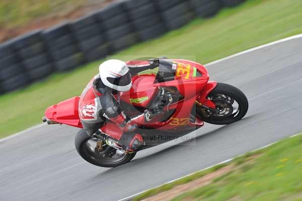 Mallory park Leicestershire;Mallory park photographs;Motorcycle action photographs;Trackday digital images;event digital images;eventdigitalimages;mallory park;no limits trackday;peter wileman photography;trackday;trackday photos