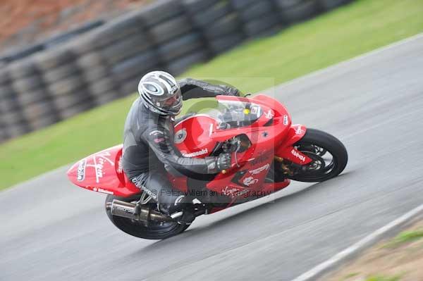 Mallory park Leicestershire;Mallory park photographs;Motorcycle action photographs;Trackday digital images;event digital images;eventdigitalimages;mallory park;no limits trackday;peter wileman photography;trackday;trackday photos