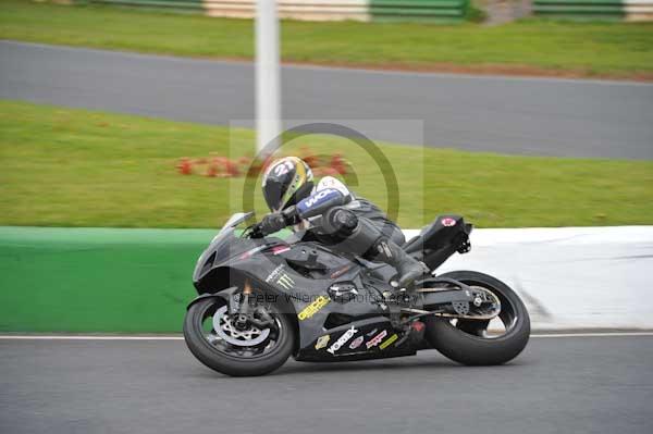 Mallory park Leicestershire;Mallory park photographs;Motorcycle action photographs;Trackday digital images;event digital images;eventdigitalimages;mallory park;no limits trackday;peter wileman photography;trackday;trackday photos