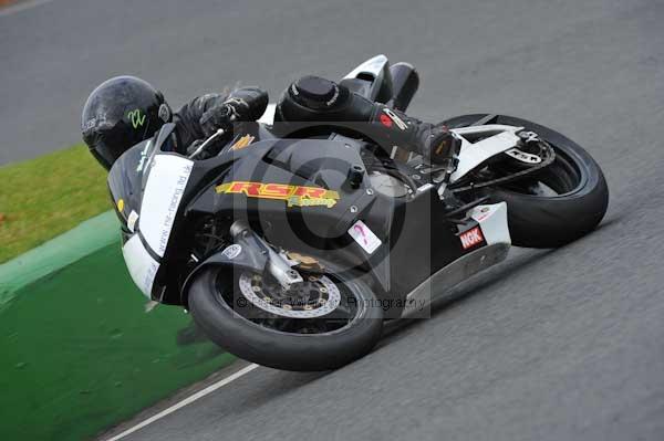 Mallory park Leicestershire;Mallory park photographs;Motorcycle action photographs;Trackday digital images;event digital images;eventdigitalimages;mallory park;no limits trackday;peter wileman photography;trackday;trackday photos