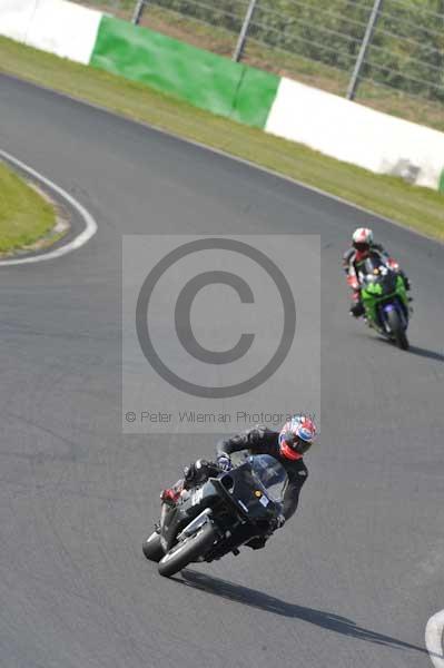Mallory park Leicestershire;Mallory park photographs;Motorcycle action photographs;Trackday digital images;event digital images;eventdigitalimages;mallory park;no limits trackday;peter wileman photography;trackday;trackday photos