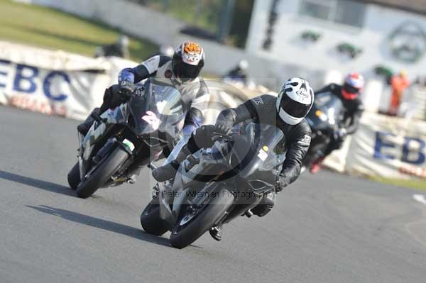 Mallory park Leicestershire;Mallory park photographs;Motorcycle action photographs;Trackday digital images;event digital images;eventdigitalimages;mallory park;no limits trackday;peter wileman photography;trackday;trackday photos