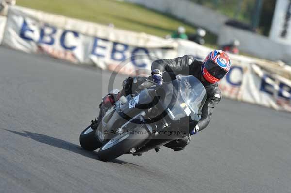 Mallory park Leicestershire;Mallory park photographs;Motorcycle action photographs;Trackday digital images;event digital images;eventdigitalimages;mallory park;no limits trackday;peter wileman photography;trackday;trackday photos