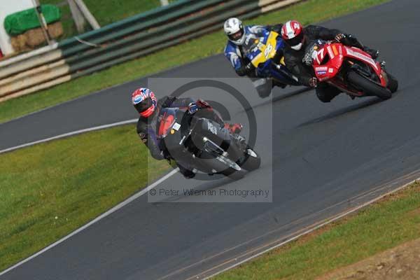 Mallory park Leicestershire;Mallory park photographs;Motorcycle action photographs;Trackday digital images;event digital images;eventdigitalimages;mallory park;no limits trackday;peter wileman photography;trackday;trackday photos