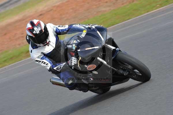 Mallory park Leicestershire;Mallory park photographs;Motorcycle action photographs;Trackday digital images;event digital images;eventdigitalimages;mallory park;no limits trackday;peter wileman photography;trackday;trackday photos