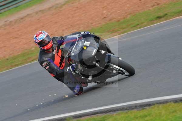 Mallory park Leicestershire;Mallory park photographs;Motorcycle action photographs;Trackday digital images;event digital images;eventdigitalimages;mallory park;no limits trackday;peter wileman photography;trackday;trackday photos