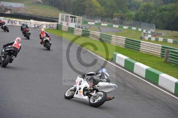 Mallory park Leicestershire;Mallory park photographs;Motorcycle action photographs;Trackday digital images;event digital images;eventdigitalimages;mallory park;no limits trackday;peter wileman photography;trackday;trackday photos