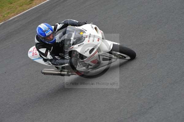 Mallory park Leicestershire;Mallory park photographs;Motorcycle action photographs;Trackday digital images;event digital images;eventdigitalimages;mallory park;no limits trackday;peter wileman photography;trackday;trackday photos