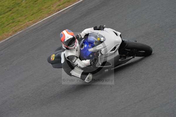 Mallory park Leicestershire;Mallory park photographs;Motorcycle action photographs;Trackday digital images;event digital images;eventdigitalimages;mallory park;no limits trackday;peter wileman photography;trackday;trackday photos