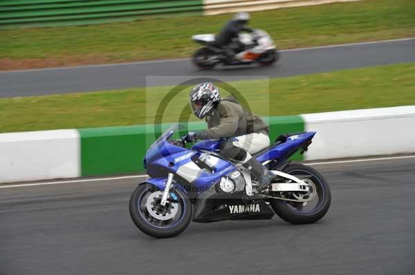 Mallory park Leicestershire;Mallory park photographs;Motorcycle action photographs;Trackday digital images;event digital images;eventdigitalimages;mallory park;no limits trackday;peter wileman photography;trackday;trackday photos