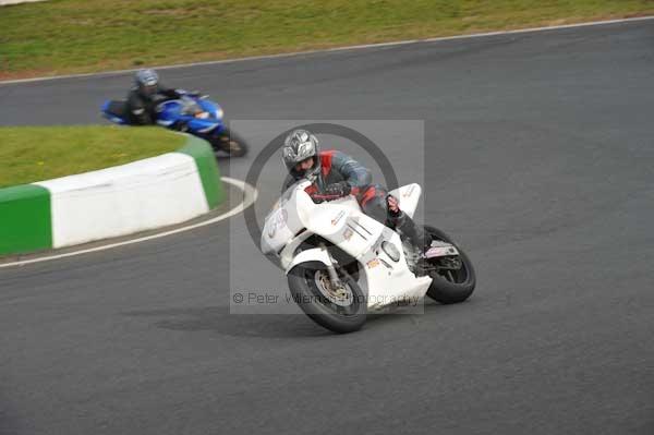 Mallory park Leicestershire;Mallory park photographs;Motorcycle action photographs;Trackday digital images;event digital images;eventdigitalimages;mallory park;no limits trackday;peter wileman photography;trackday;trackday photos