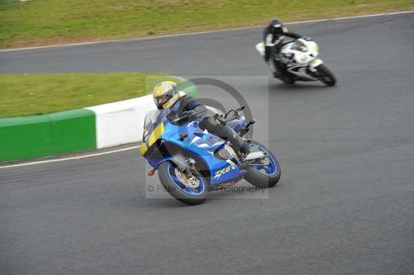 Mallory park Leicestershire;Mallory park photographs;Motorcycle action photographs;Trackday digital images;event digital images;eventdigitalimages;mallory park;no limits trackday;peter wileman photography;trackday;trackday photos