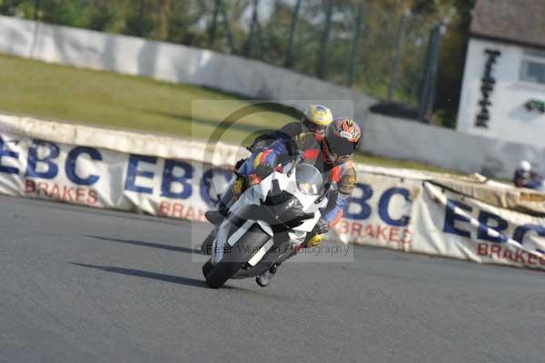 Mallory park Leicestershire;Mallory park photographs;Motorcycle action photographs;Trackday digital images;event digital images;eventdigitalimages;mallory park;no limits trackday;peter wileman photography;trackday;trackday photos
