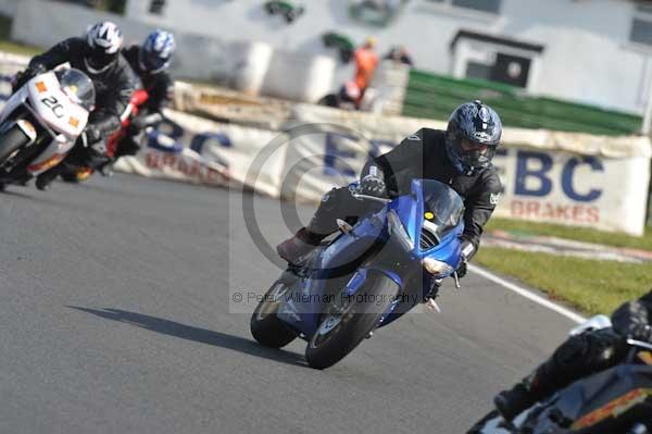 Mallory park Leicestershire;Mallory park photographs;Motorcycle action photographs;Trackday digital images;event digital images;eventdigitalimages;mallory park;no limits trackday;peter wileman photography;trackday;trackday photos