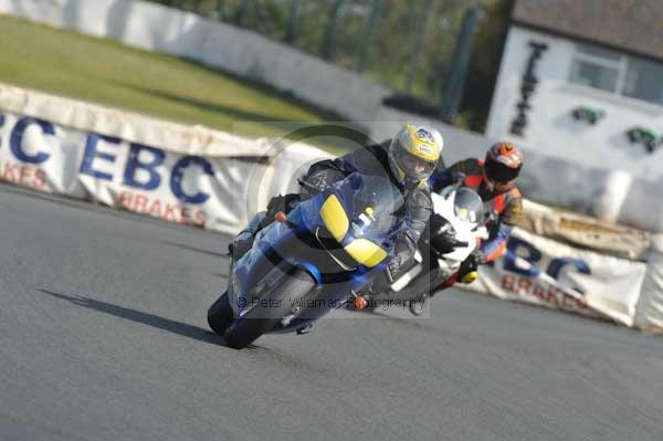 Mallory park Leicestershire;Mallory park photographs;Motorcycle action photographs;Trackday digital images;event digital images;eventdigitalimages;mallory park;no limits trackday;peter wileman photography;trackday;trackday photos