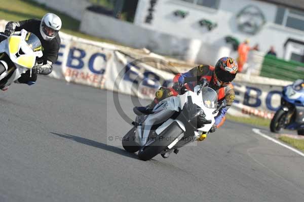 Mallory park Leicestershire;Mallory park photographs;Motorcycle action photographs;Trackday digital images;event digital images;eventdigitalimages;mallory park;no limits trackday;peter wileman photography;trackday;trackday photos