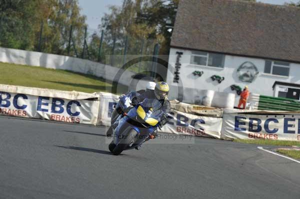 Mallory park Leicestershire;Mallory park photographs;Motorcycle action photographs;Trackday digital images;event digital images;eventdigitalimages;mallory park;no limits trackday;peter wileman photography;trackday;trackday photos