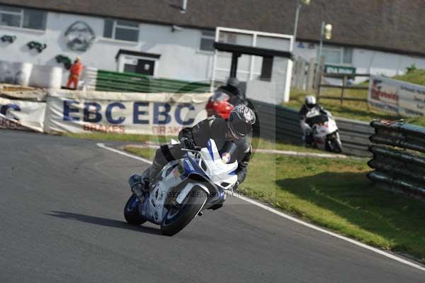 Mallory park Leicestershire;Mallory park photographs;Motorcycle action photographs;Trackday digital images;event digital images;eventdigitalimages;mallory park;no limits trackday;peter wileman photography;trackday;trackday photos