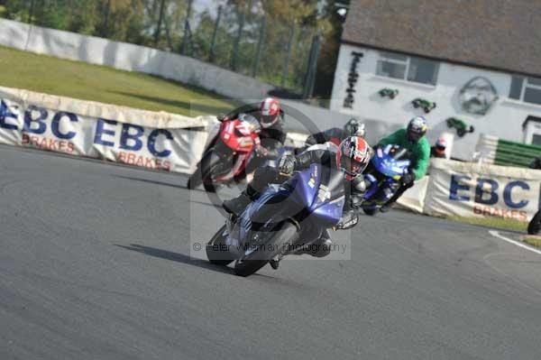 Mallory park Leicestershire;Mallory park photographs;Motorcycle action photographs;Trackday digital images;event digital images;eventdigitalimages;mallory park;no limits trackday;peter wileman photography;trackday;trackday photos