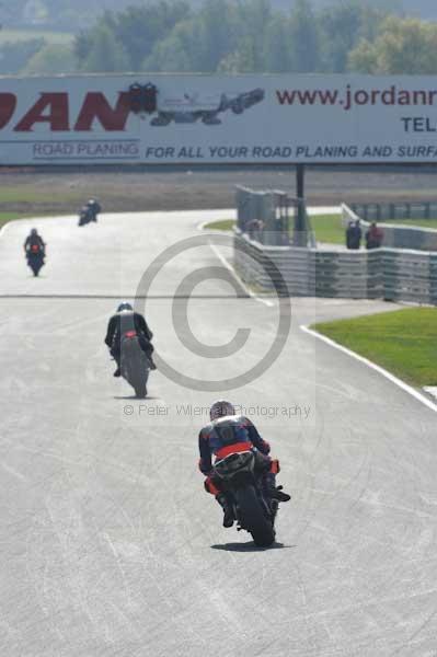 Mallory park Leicestershire;Mallory park photographs;Motorcycle action photographs;Trackday digital images;event digital images;eventdigitalimages;mallory park;no limits trackday;peter wileman photography;trackday;trackday photos