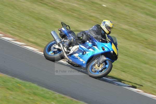 Mallory park Leicestershire;Mallory park photographs;Motorcycle action photographs;Trackday digital images;event digital images;eventdigitalimages;mallory park;no limits trackday;peter wileman photography;trackday;trackday photos