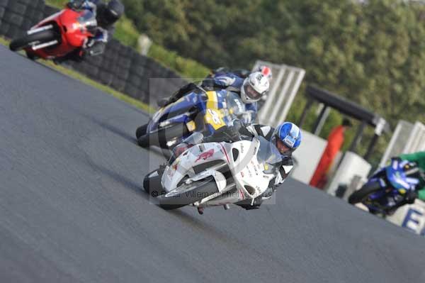 Mallory park Leicestershire;Mallory park photographs;Motorcycle action photographs;Trackday digital images;event digital images;eventdigitalimages;mallory park;no limits trackday;peter wileman photography;trackday;trackday photos